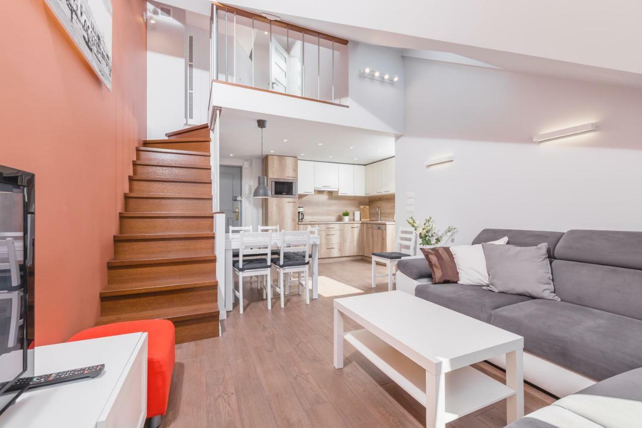 Cheerful Air Conditioned Apartment With Mezzanine And Parking - Old Town Cracovia Exterior foto