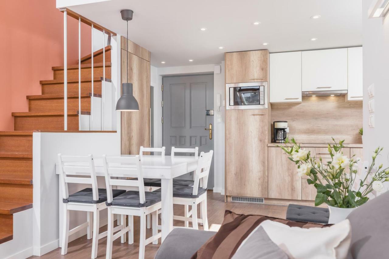 Cheerful Air Conditioned Apartment With Mezzanine And Parking - Old Town Cracovia Exterior foto