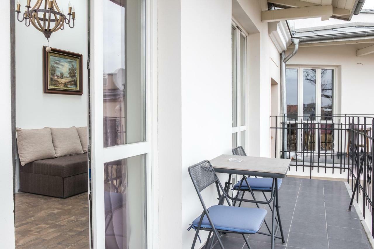 Cheerful Air Conditioned Apartment With Mezzanine And Parking - Old Town Cracovia Exterior foto