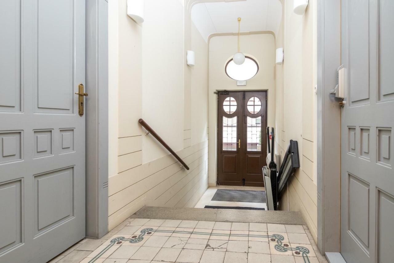 Cheerful Air Conditioned Apartment With Mezzanine And Parking - Old Town Cracovia Exterior foto