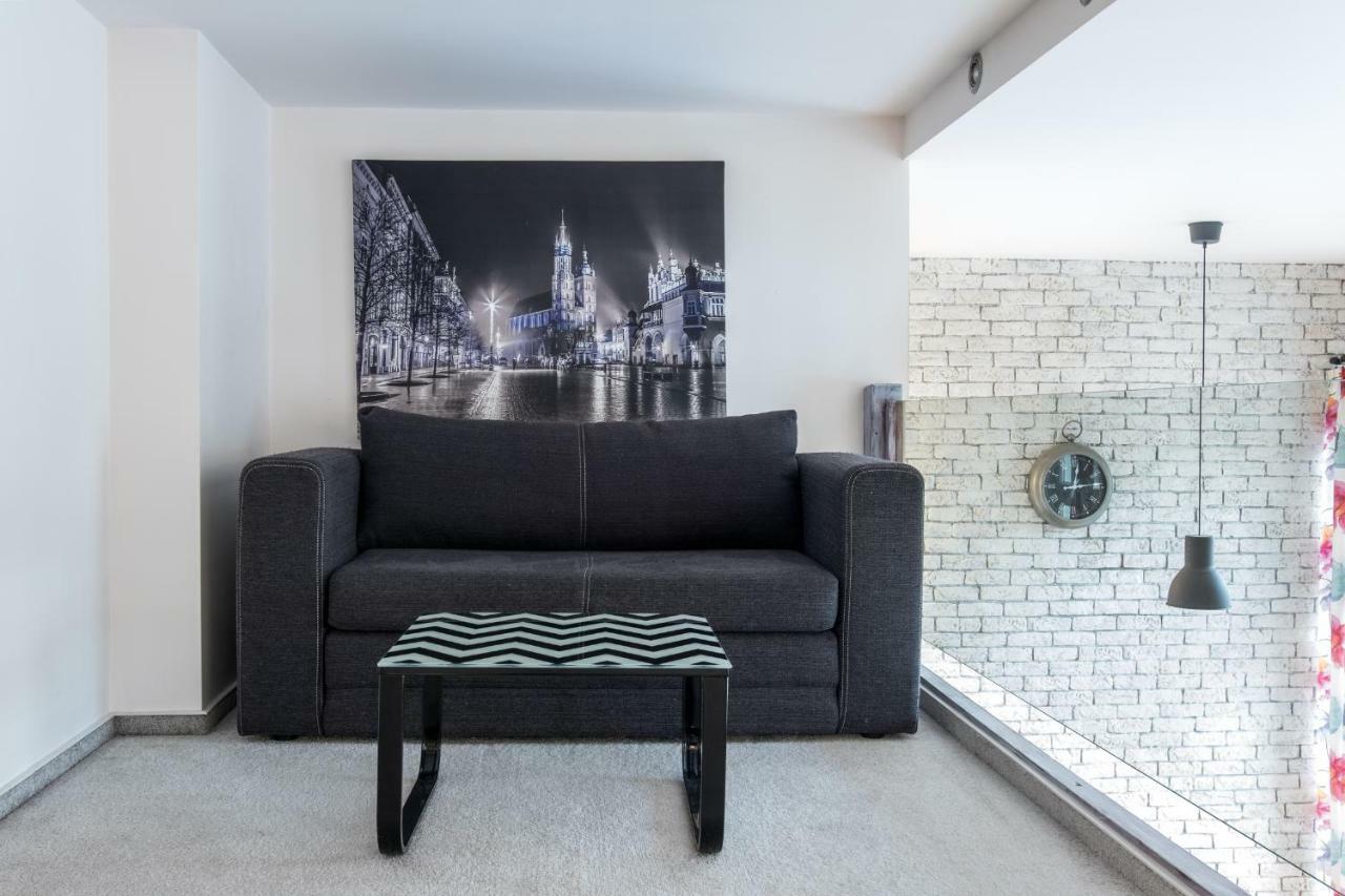 Cheerful Air Conditioned Apartment With Mezzanine And Parking - Old Town Cracovia Exterior foto