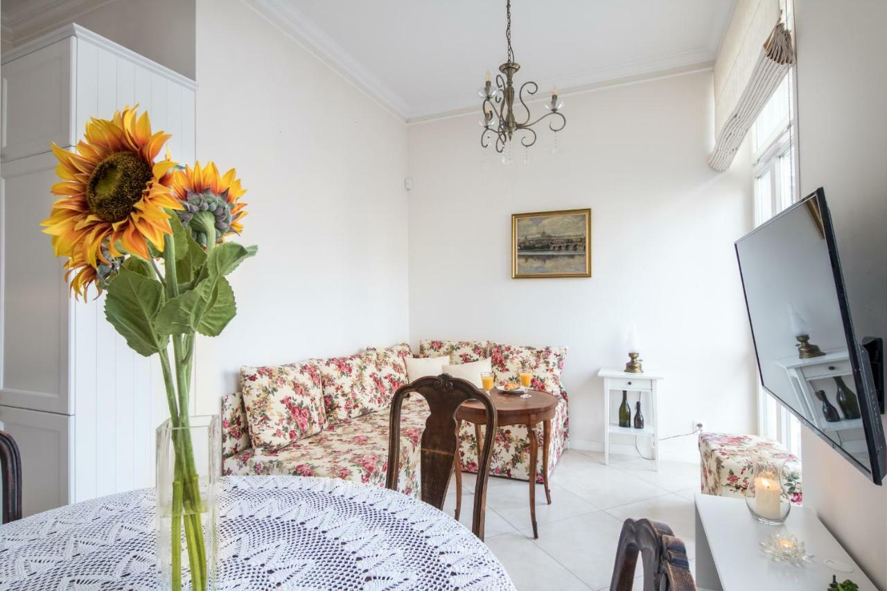 Cheerful Air Conditioned Apartment With Mezzanine And Parking - Old Town Cracovia Exterior foto
