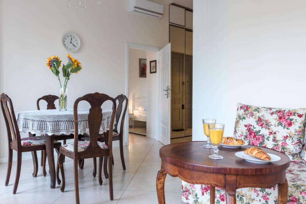 Cheerful Air Conditioned Apartment With Mezzanine And Parking - Old Town Cracovia Exterior foto